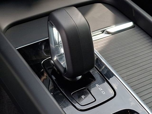 2025 Volvo XC60 Plug-In Hybrid Core