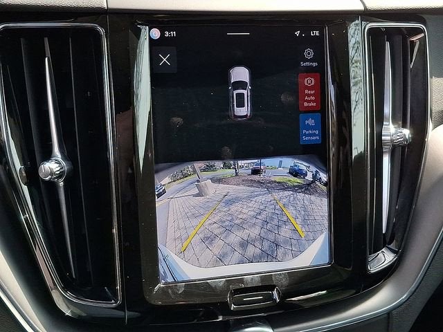 2025 Volvo XC60 Plug-In Hybrid Core