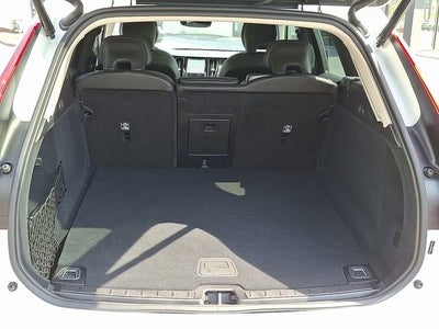 2025 Volvo XC60 Plug-In Hybrid Core