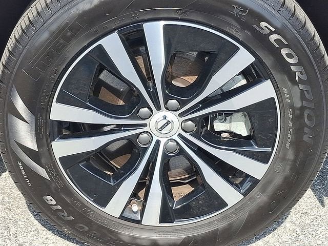 2025 Volvo XC60 Plug-In Hybrid Core