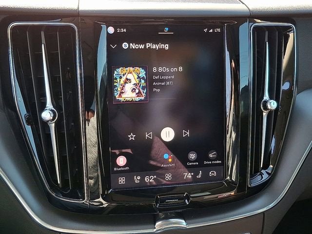 2025 Volvo XC60 Plug-In Hybrid Core