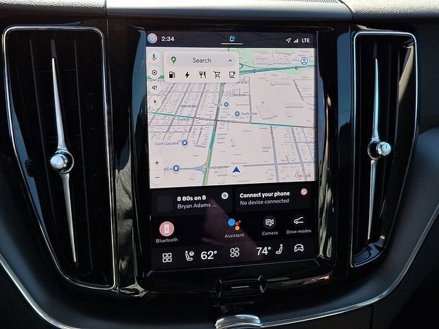 2025 Volvo XC60 Plug-In Hybrid Core