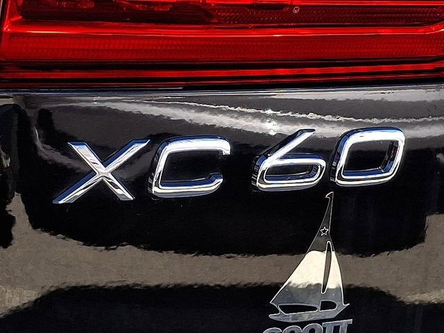 2025 Volvo XC60 Plug-In Hybrid Core