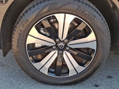 2025 Volvo XC60 Plug-In Hybrid Core