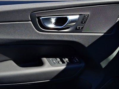 2025 Volvo XC60 Plug-In Hybrid Core