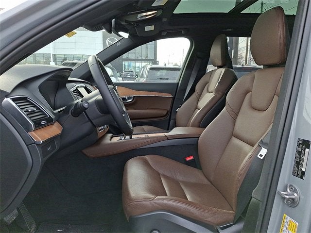 2024 Volvo XC90 Plus Bright Theme
