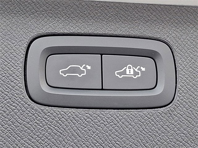 2024 Volvo XC90 Plus Bright Theme