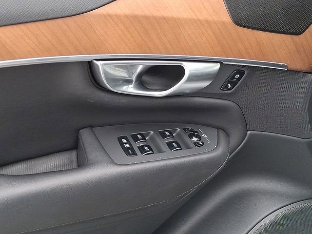 2024 Volvo XC90 Plus Bright Theme