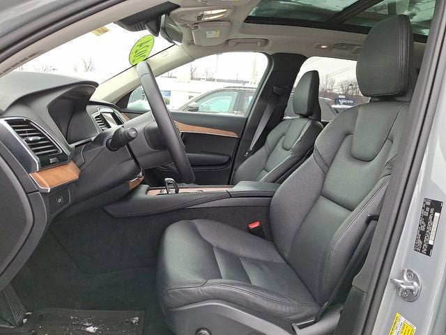 2024 Volvo XC90 Plus Bright Theme