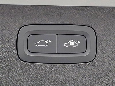 2024 Volvo XC90 Plus Bright Theme