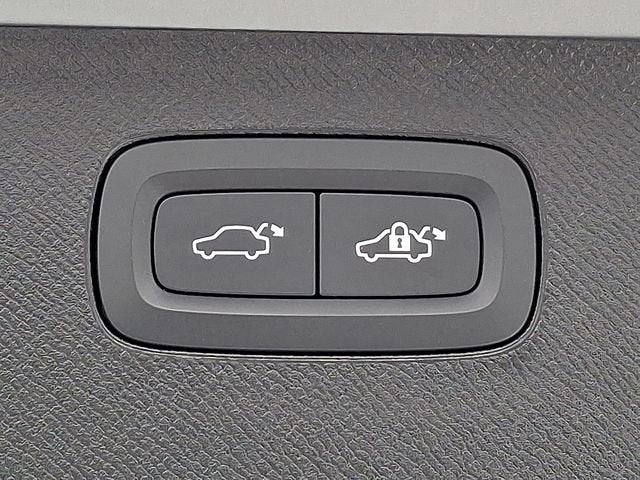 2024 Volvo XC90 Plus Bright Theme