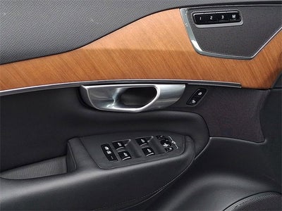 2024 Volvo XC90 Plus Bright Theme