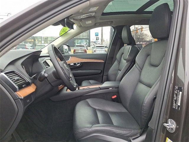 2024 Volvo XC90 Plus Bright Theme
