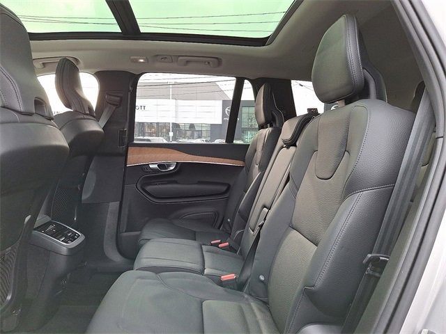 2024 Volvo XC90 Plus Bright Theme