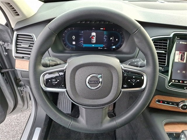 2024 Volvo XC90 Plus Bright Theme