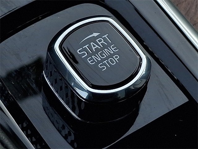 2024 Volvo XC90 Plus Bright Theme