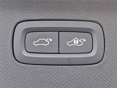 2024 Volvo XC90 Plus Bright Theme