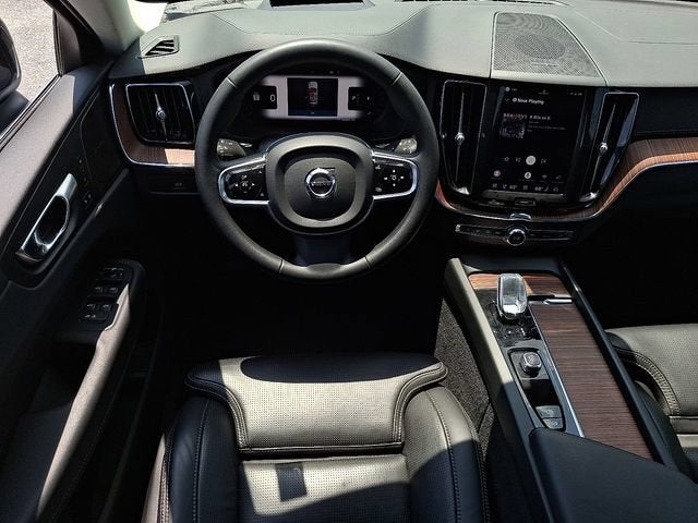 2023 Volvo XC60 Ultimate Bright Theme