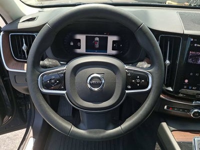 2023 Volvo XC60 Ultimate Bright Theme