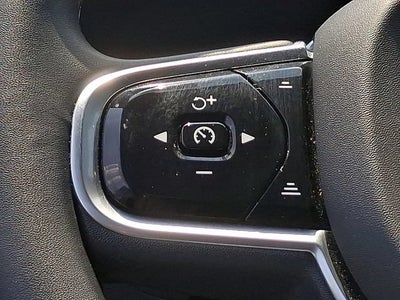 2023 Volvo XC60 Ultimate Bright Theme