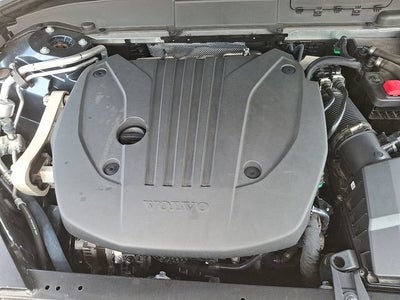 2023 Volvo XC60 Ultimate Bright Theme