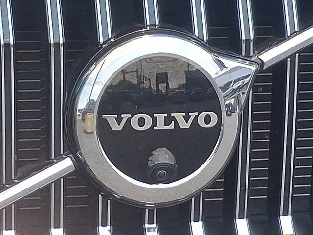 2023 Volvo XC60 Ultimate Bright Theme