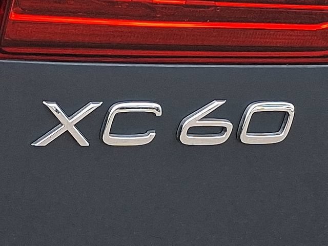 2023 Volvo XC60 Ultimate Bright Theme