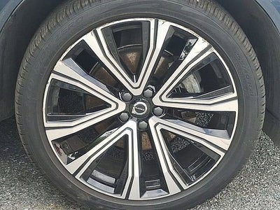 2023 Volvo XC60 Ultimate Bright Theme