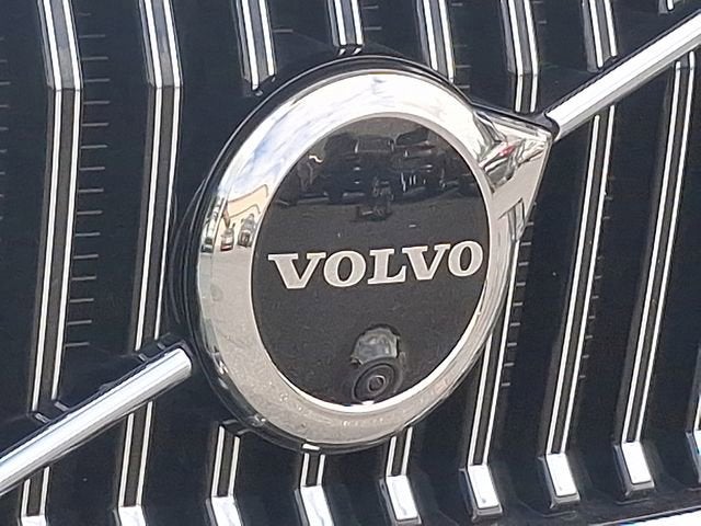 2023 Volvo XC60 Ultimate Bright Theme