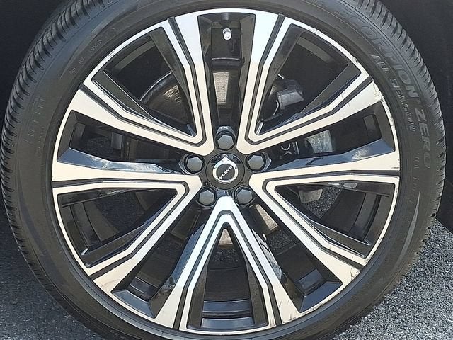 2023 Volvo XC60 Ultimate Bright Theme