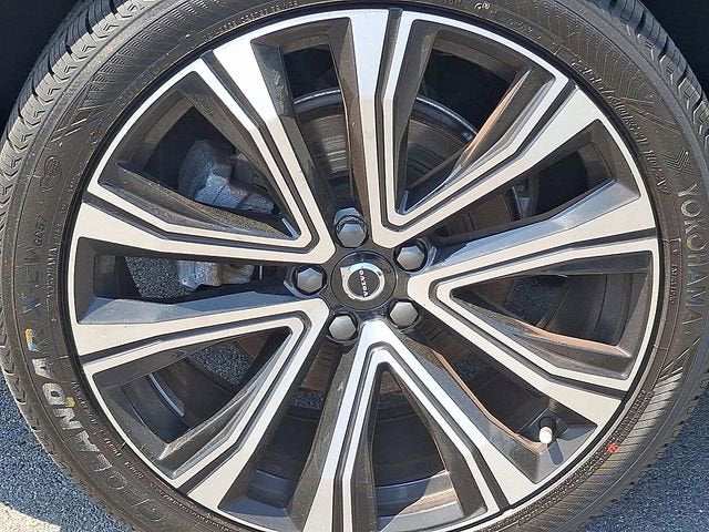 2023 Volvo XC60 Ultimate Bright Theme