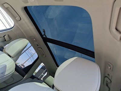 2023 Volvo XC60 Ultimate Bright Theme