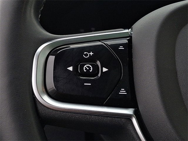 2023 Volvo XC60 Ultimate Bright Theme