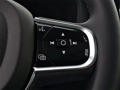 2023 Volvo XC60 Ultimate Bright Theme