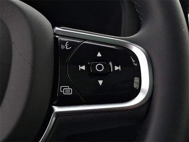 2023 Volvo XC60 Ultimate Bright Theme