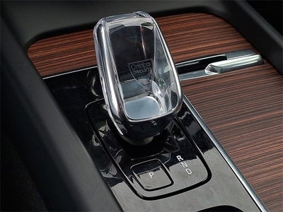 2023 Volvo XC60 Ultimate Bright Theme