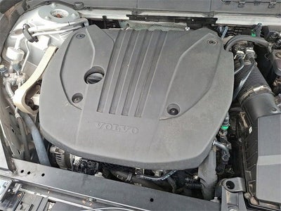 2023 Volvo XC60 Ultimate Bright Theme