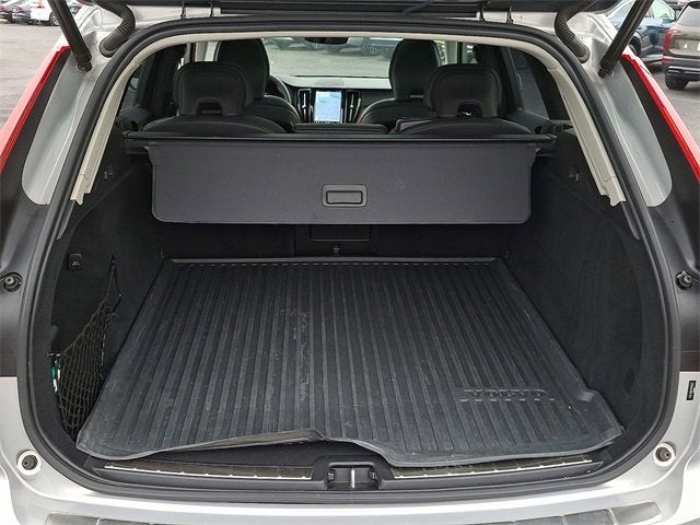 2023 Volvo XC60 Ultimate Bright Theme