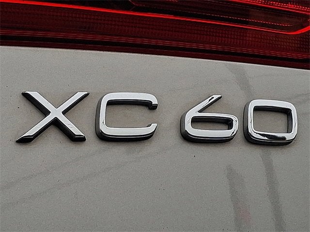 2023 Volvo XC60 Ultimate Bright Theme