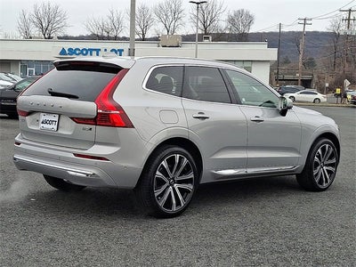 2023 Volvo XC60 Ultimate Bright Theme