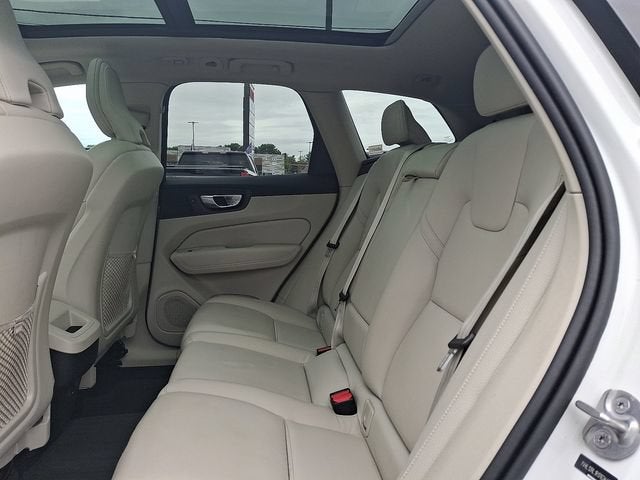 2024 Volvo XC60 Plus Dark Theme