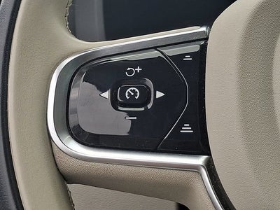 2024 Volvo XC60 Plus Dark Theme