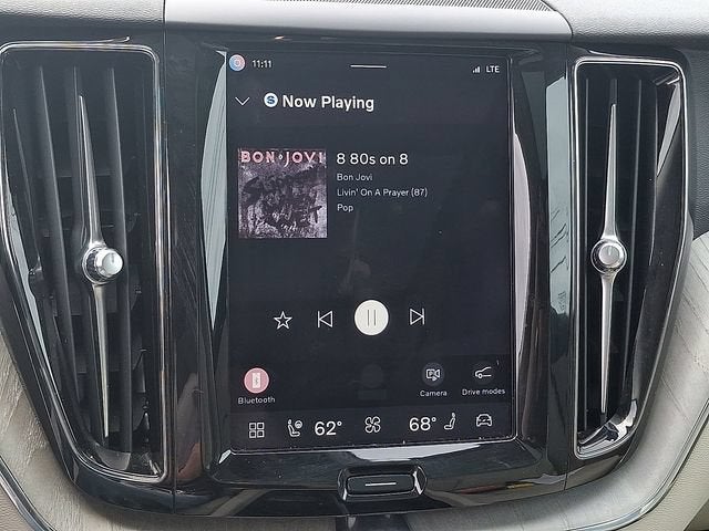 2024 Volvo XC60 Plus Dark Theme
