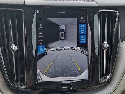 2024 Volvo XC60 Plus Dark Theme