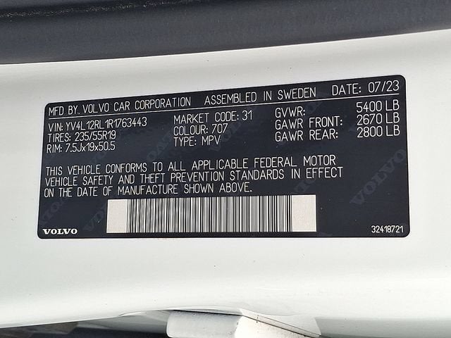 2024 Volvo XC60 Plus Dark Theme