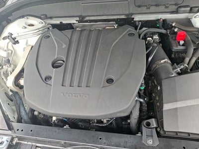 2024 Volvo XC60 Plus Dark Theme