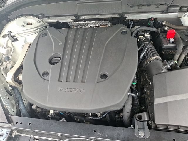 2024 Volvo XC60 Plus Dark Theme