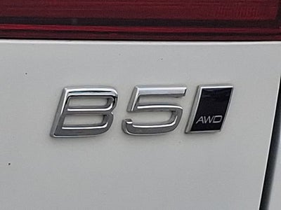 2024 Volvo XC60 Plus Dark Theme