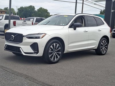 2024 Volvo XC60 Plus Dark Theme