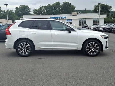 2024 Volvo XC60 Plus Dark Theme